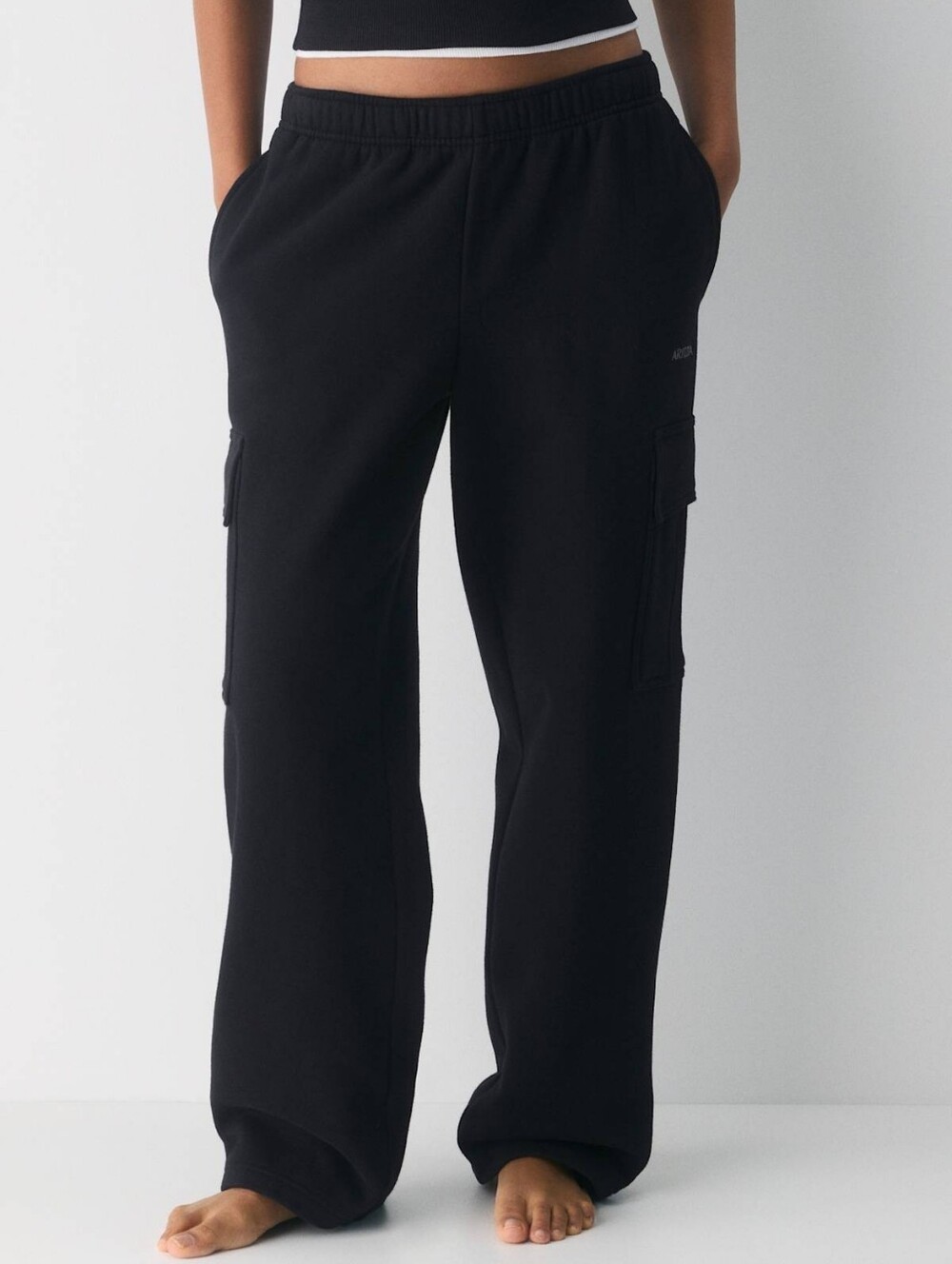 Aritzia TNA Black Cozy Sweatfleece Mega Cargo Sweatpants